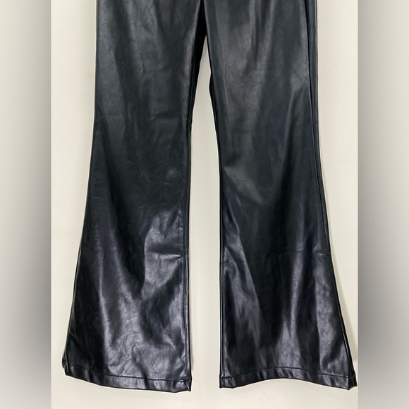 NWT GAP 70s high rise flares in vegan black leather- 6P - Picture 5 of 14